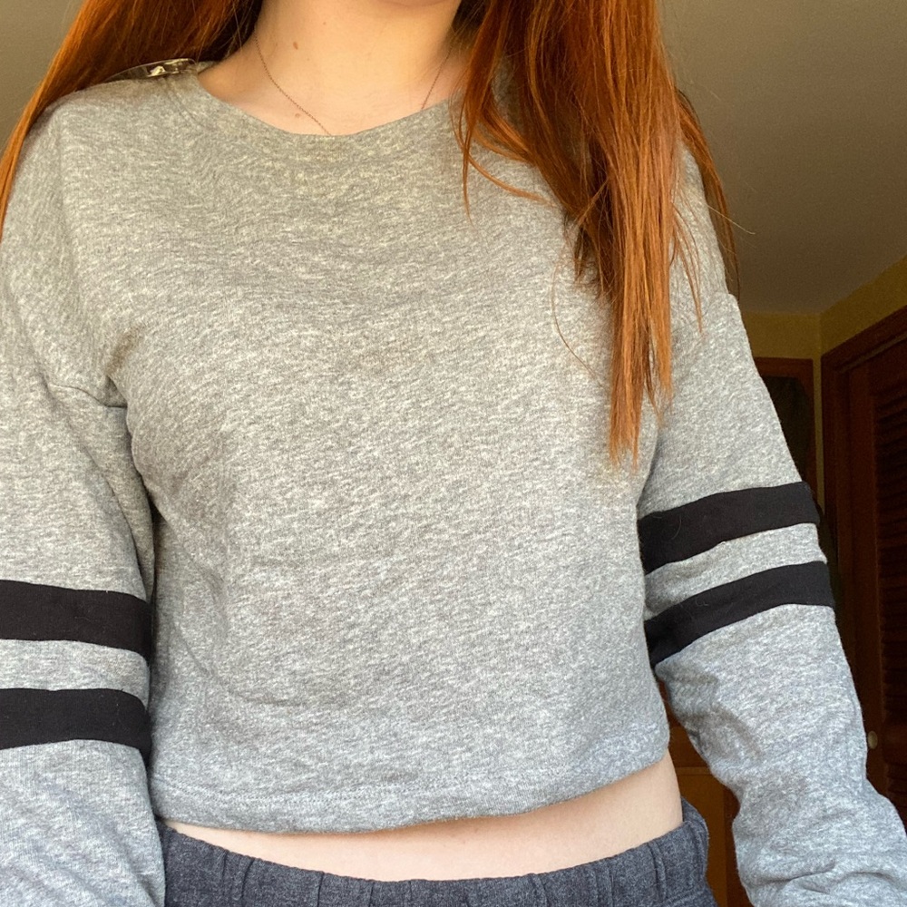 Crop top sweater